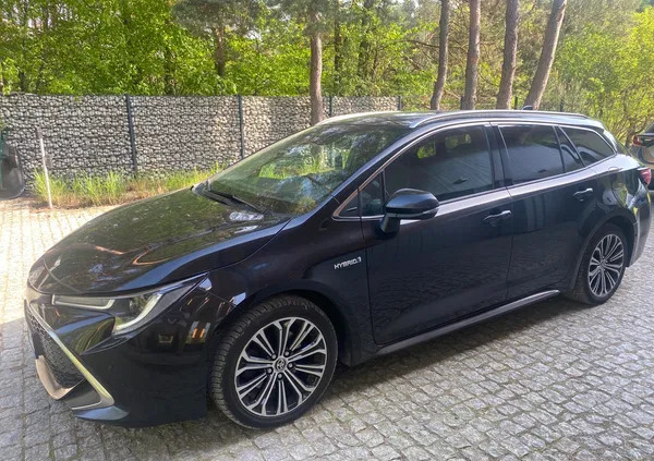 mazowieckie Toyota Corolla cena 99900 przebieg: 99000, rok produkcji 2020 z Police